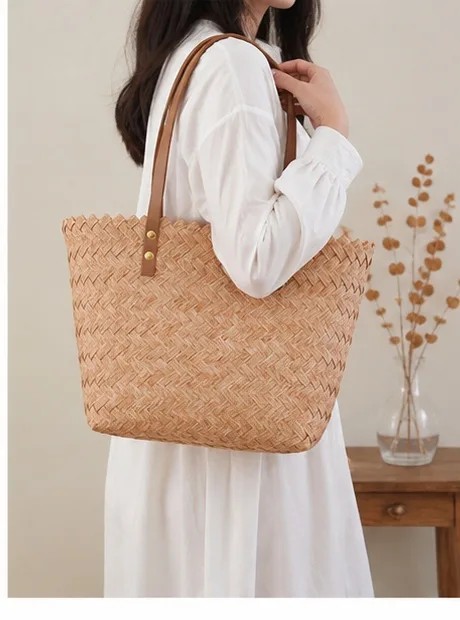 Túi tote giỏ thị trường bằng rơm tự nhiên, có quai da - Mối nối tay xách và phụ kiện kim loại